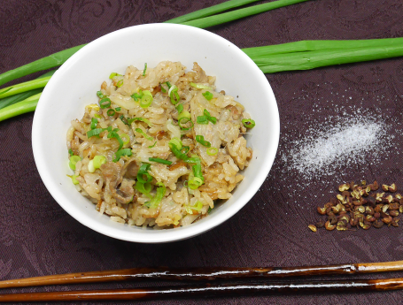 豚肉の炊き込みご飯（花椒風味）