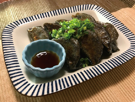 黒胡麻餃子